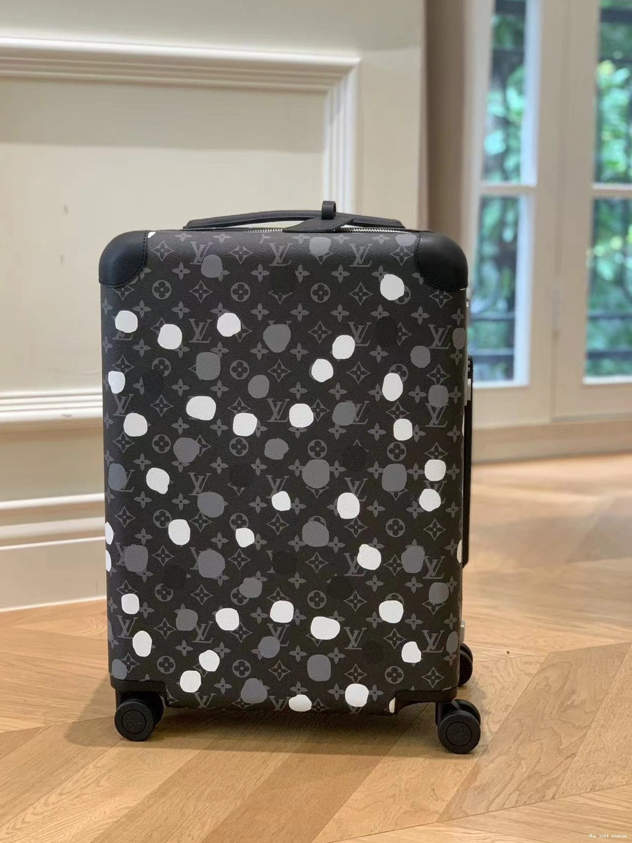 YAYOI 37L POLKADOT CUSTOM SUITCASE HORIZON 55 CABIN 0822